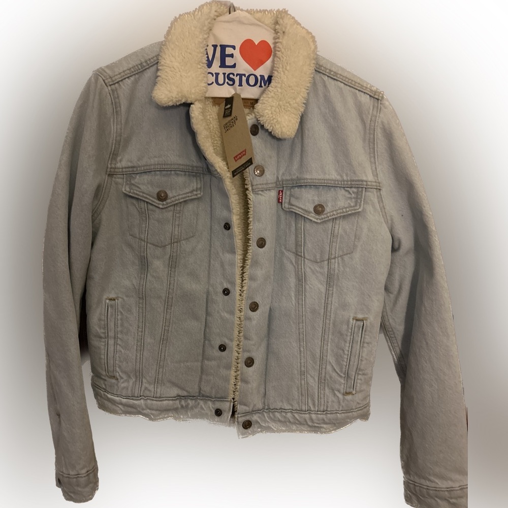 Levi’s denim trucker jacket Sz. M (NWT)